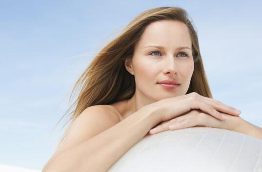 更年期女性吃什么缓解症状（更年期女性吃什么缓解症状的药）