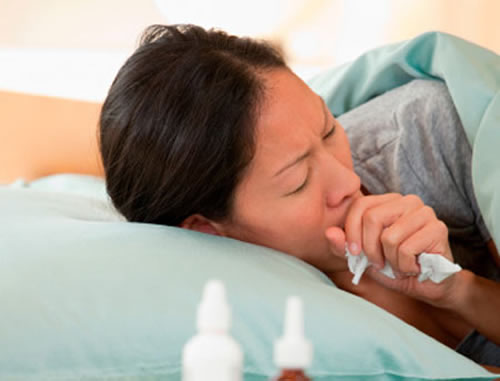 胸痛咳嗽喉咙痒是什么原因 咳嗽胸口痛痒是什么原因