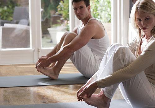 男人练瑜伽的好处（男人练瑜伽的好处及作用能长高吗）