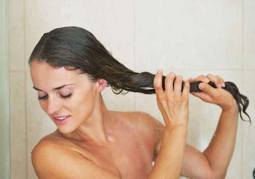 经常换洗发水对头发好不好 经常换洗发水对头发好吗