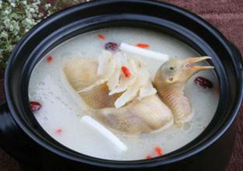 脑震荡吃什么食物好得快（脑震荡应该吃什么好得快）