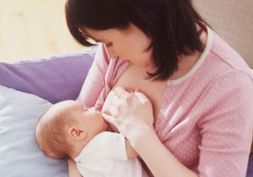 哺乳期怀孕奶水还能吃吗 哺乳期怀孕的奶水能给宝宝吃吗