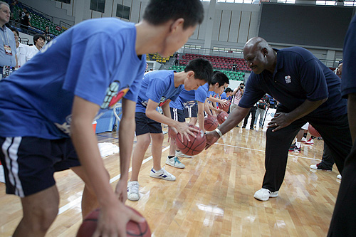 中学生篮球训练方法（初中生篮球训练方法）