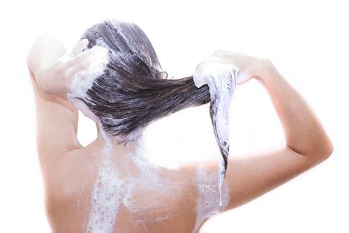 小月子多久可以洗头 小月子多久可以洗头发洗澡
