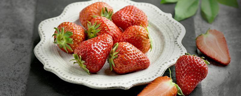 草莓长得畸形能吃吗 外面卖的很大的草莓可以吃吗