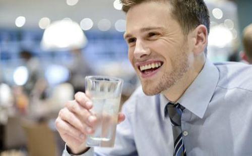 怎么喝水最健康 怎么喝水最健康的时间