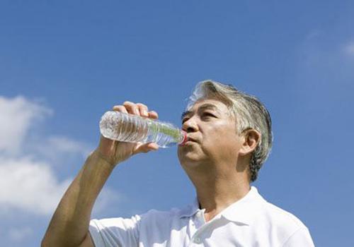 反复烧开的水能喝吗 饮水机反复烧开的水能喝吗