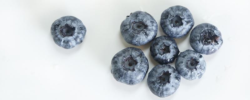 蓝莓一次吃多少合适 蓝莓怎么吃要剥皮吗