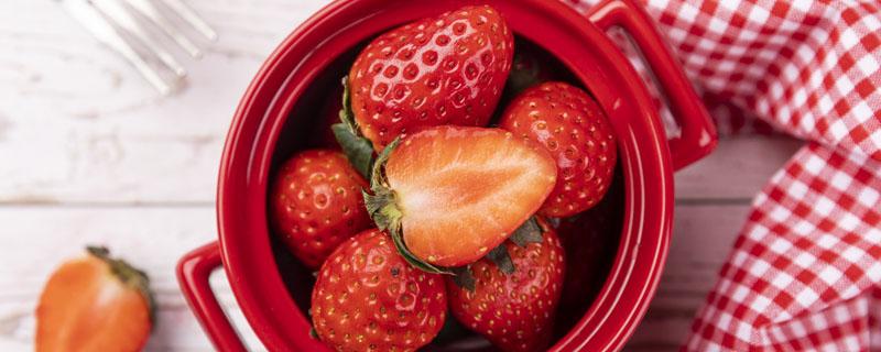 现摘的草莓可以直接吃吗 刚摘的草莓怎么清洗