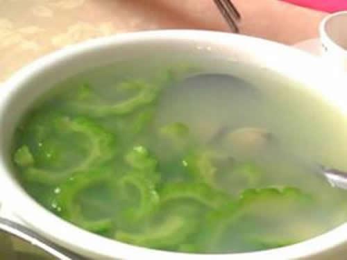 结膜炎吃什么食物好（慢性结膜炎吃什么食物好）