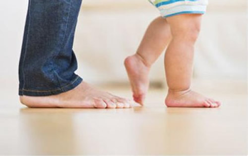 宝宝走路踮脚怎么办 宝宝走路踮脚怎么办,能矫正过来吗