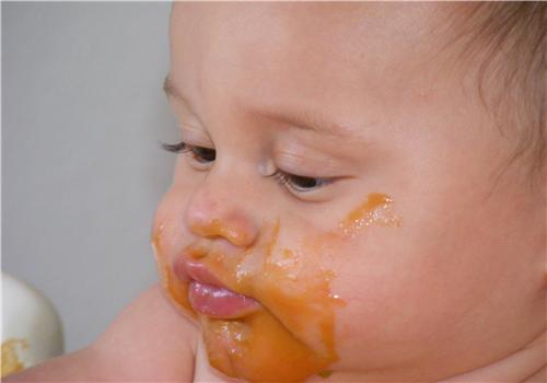 宝宝喝蛋白粉的好处（婴儿喝蛋白粉有什么效果）