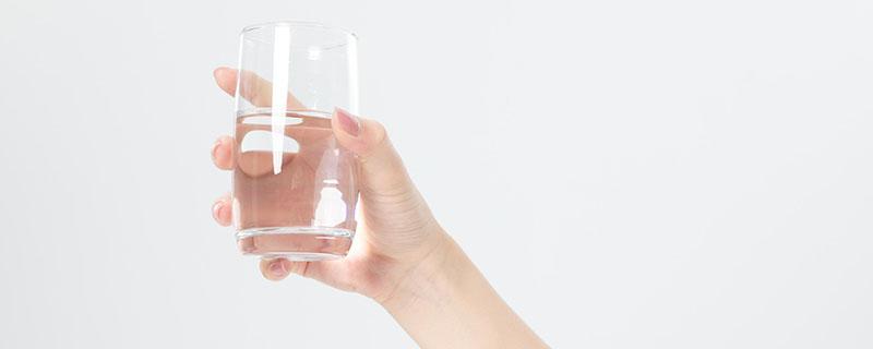 水肿体质能多喝水吗（水肿体质的人是多喝水还是少喝水）