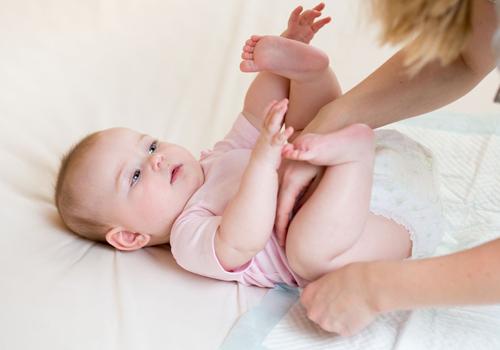 一个月宝宝喉咙有痰呼呼响怎么办 一个月宝宝喉咙有痰呼呼响怎么办呢