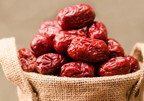 冬季补血吃什么好（冬季补身体吃什么好）