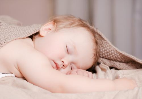 宝宝睡觉磨牙是什么原因引起的 四岁宝宝睡觉磨牙是什么原因引起的