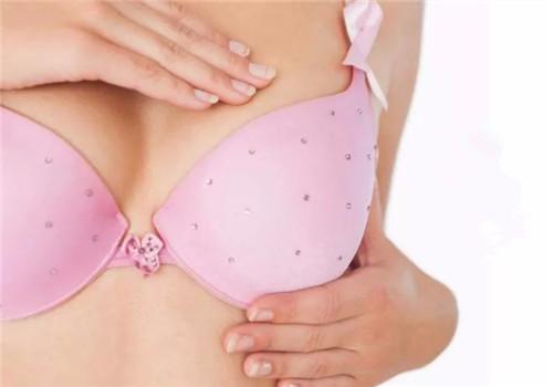乳房内为什么会有肿块 乳房里面为什么会有肿块