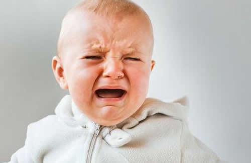 宝宝哭没有眼泪是什么原因（宝宝哭没有眼泪是什么原因引起的）