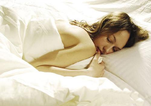 女性裸睡有什么好处 女人裸睡有什么好处呢?