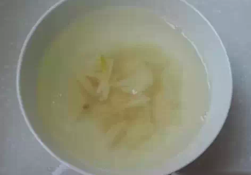 大蒜煮水能治咳嗽吗（大蒜煮水能治咳嗽吗小孩能喝吗）