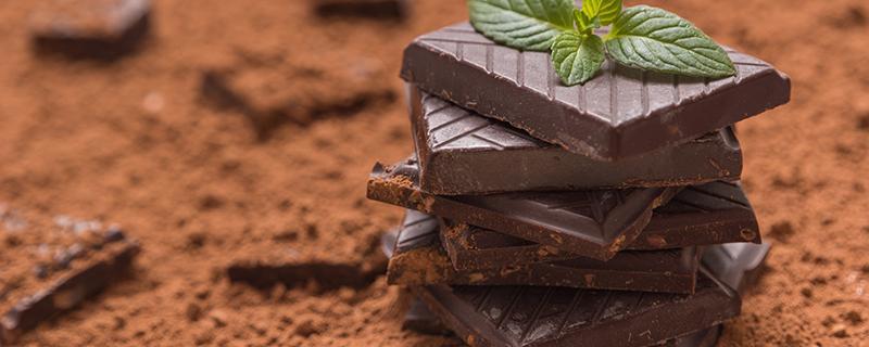 巧克力过期了还能吃吗放在冰箱里的 巧克力过期了怎么处理