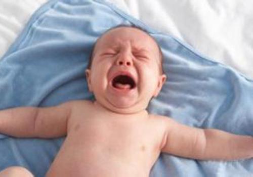 婴儿发烧惊厥是什么表现 婴儿发烧惊厥的表现是什么