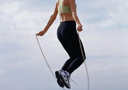 跳绳和跑步哪个减肥效果好 大基数跳绳和跑步哪个减肥效果好