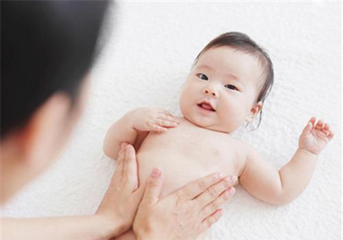 宝宝发烧呼吸急促是怎么回事 两岁宝宝发烧呼吸急促是怎么回事
