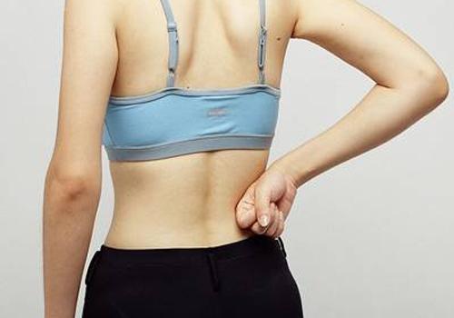 来月经腰痛正常吗 来月经腰疼正常么