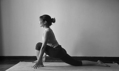 经期练什么瑜伽动作 经期适合练哪些瑜伽动作