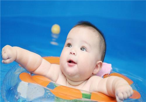 婴儿游泳多久一次合适 婴儿多久游泳一次最好