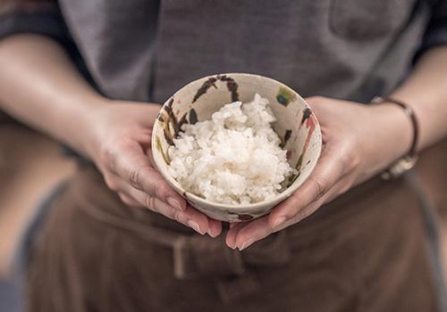 糯米饭可以当米饭吃吗 吃糯米饭有什么利弊