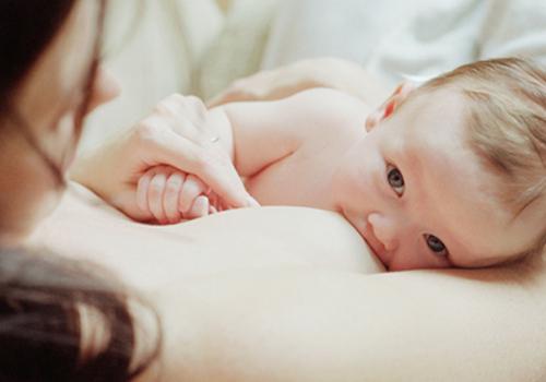 哺乳期怀孕流产后还能喂奶吗 哺乳期怀孕流产后还能继续喂母乳吗