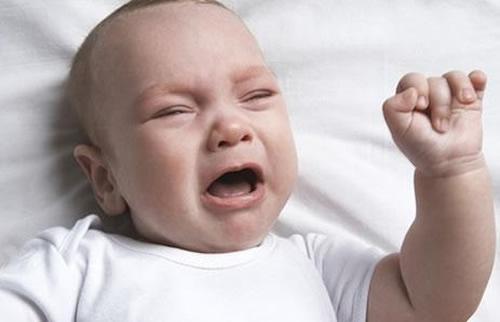 宝宝睡觉突然大哭是什么原因 7个月宝宝睡觉突然大哭是什么原因