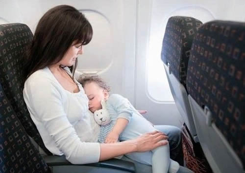 婴儿多大可以坐飞机（婴儿多大可以坐飞机和高铁）