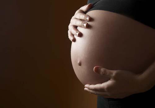 宫外孕早期症状有哪些 宫外孕早期症状有哪些?怎么引起的?