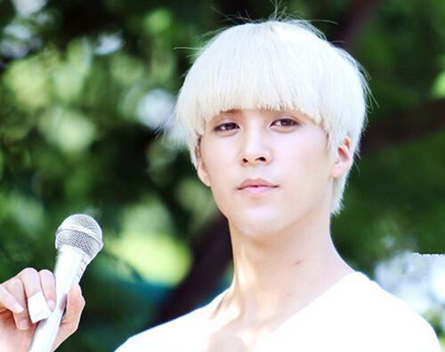 八个习惯导致头发变白（什么会导致头发变白）