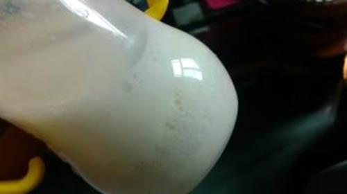奶粉起泡泡是什么原因 奶粉起泡泡是怎么回事