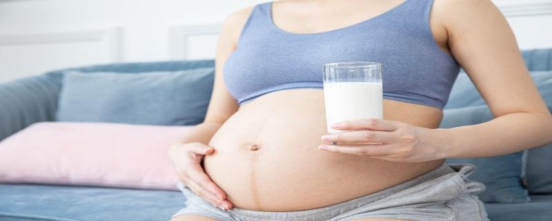 孕妇晚上喝牛奶好不好（怀孕期间晚上喝牛奶好吗）
