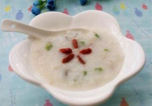 输尿管结石吃什么食物好（输尿管结石能吃什么）