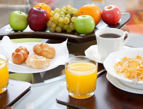 早上起来，第一口吃什么才最健康 早上第一口吃什么最健康?