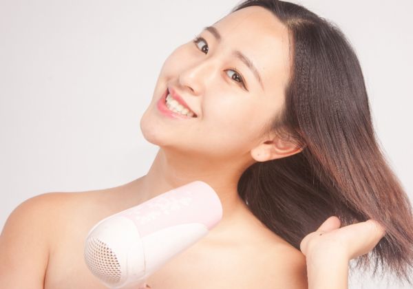 掉头发是什么原因 掉头发的原因有哪些