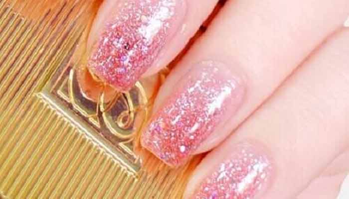 美甲怎样做渐变没刷痕 渐变美甲怎么做才没刷痕