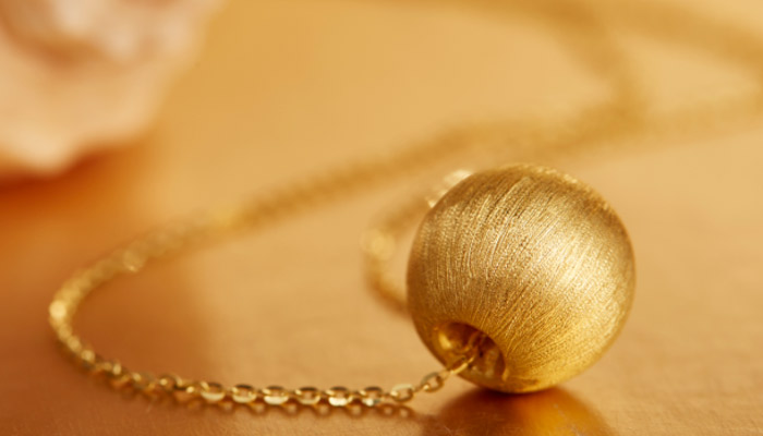 18k金项链可以戴着洗澡吗 18k金项链能不能戴着洗澡