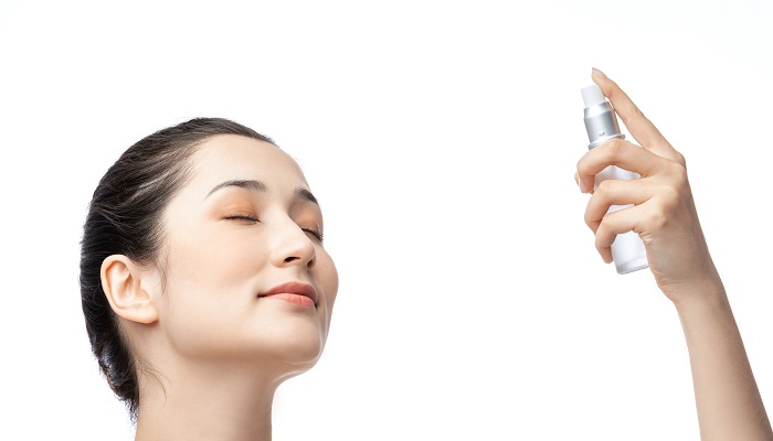 定妆喷雾和散粉的区别有哪些 定妆喷雾与散粉的区别