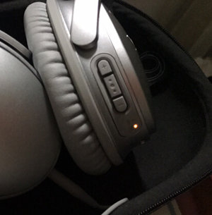 BOSE QC35耳机怎么充电