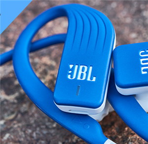 JBL Endurance Jump耳机怎么开机和关机