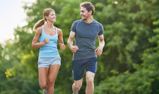 跑步姿势和呼吸节奏怎么调节 跑步姿势和呼吸节奏调节方法