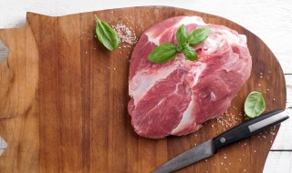 猪肉放冰箱多久不能食用（猪肉放冰箱多久不能食用会坏掉）