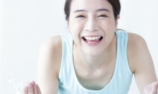 洗脸是用温水好还是凉水好 洗脸是用温水好还是凉水好呢